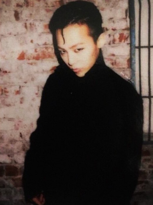 BIGBANGのG-DRAGON､日常写真を公開｢カリスマ目つき｣