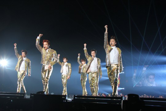 2PM､日本アリーナツアーがスタート｢日本､大熱狂｣