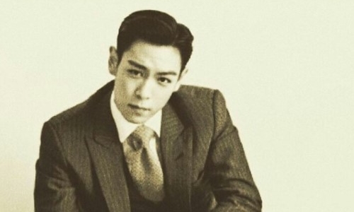 BIGBANGのT.O.P、白黒写真で…80年代の“美男”