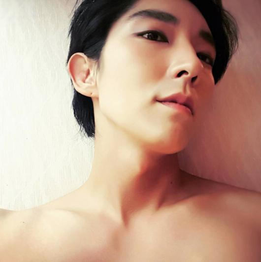 イ ジュンギ 美しい鎖骨 色っぽい目つき