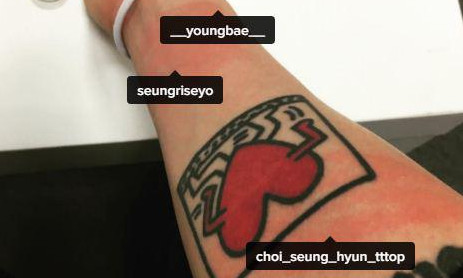 G-DRAGON、BIGBANGメンバーたちとしっぺ?腕に真っ赤な指の跡と異色なタトゥー