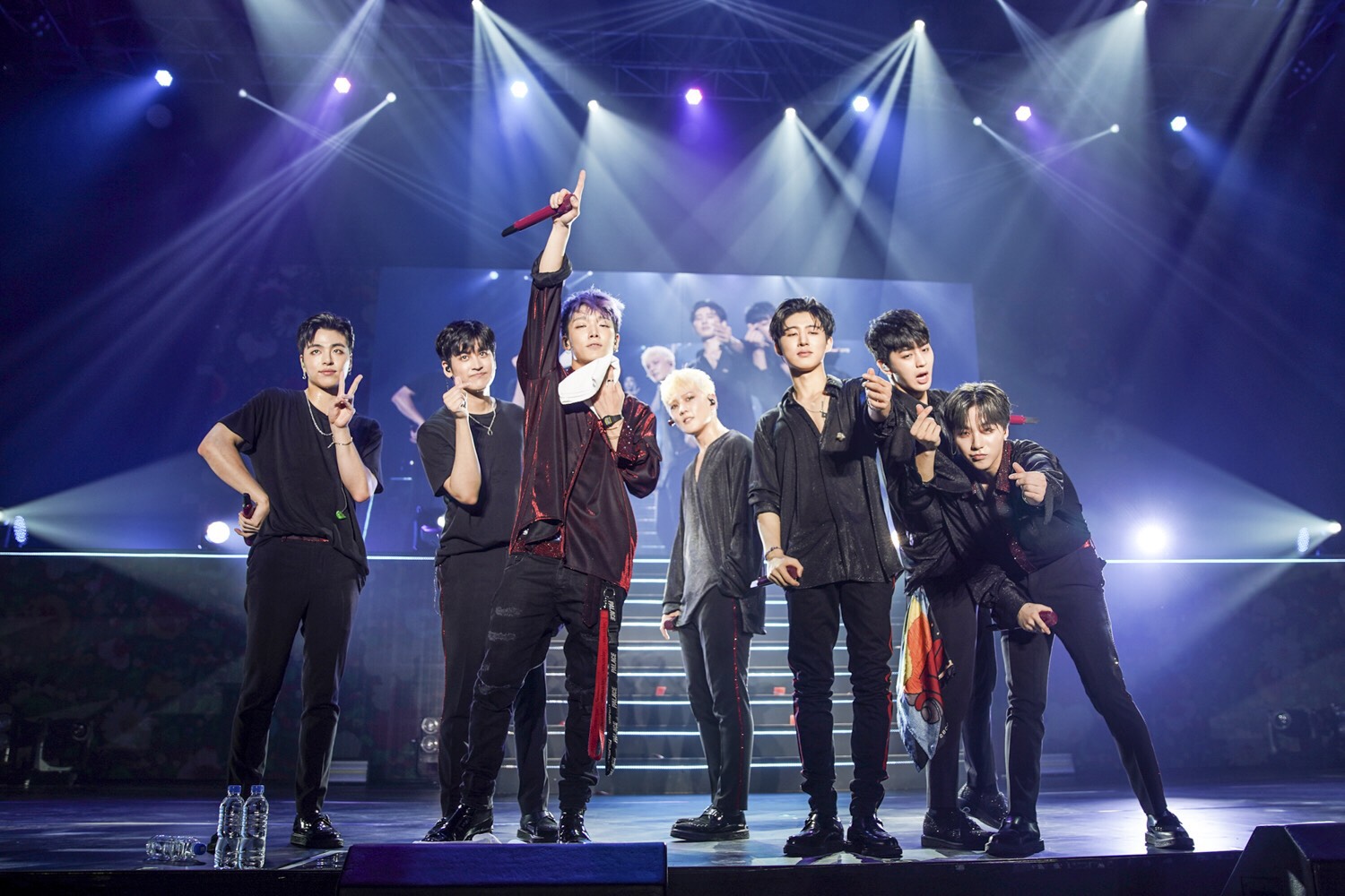 BIGBANGの系譜を継ぐ7人組ボーイズグループiKON(アイコン)、 【iKON JAPAN TOUR 2018】が福岡にて開幕!3日間で3万2,000人が熱狂!