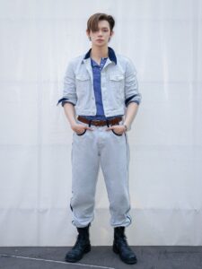 TXTヨンジュン、ニューヨーク「Good Morning America」でミュウミュウのスタイルを披露