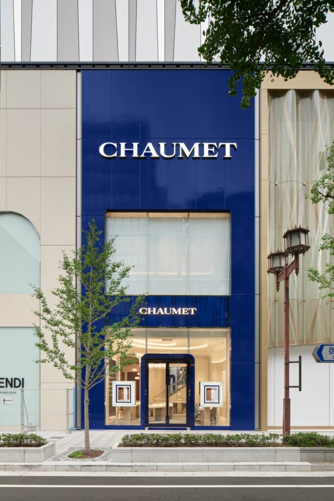TWICE MINA、ショーメ大阪心斎橋店オープニングに出席 ジョゼフィーヌコレクションで輝く
