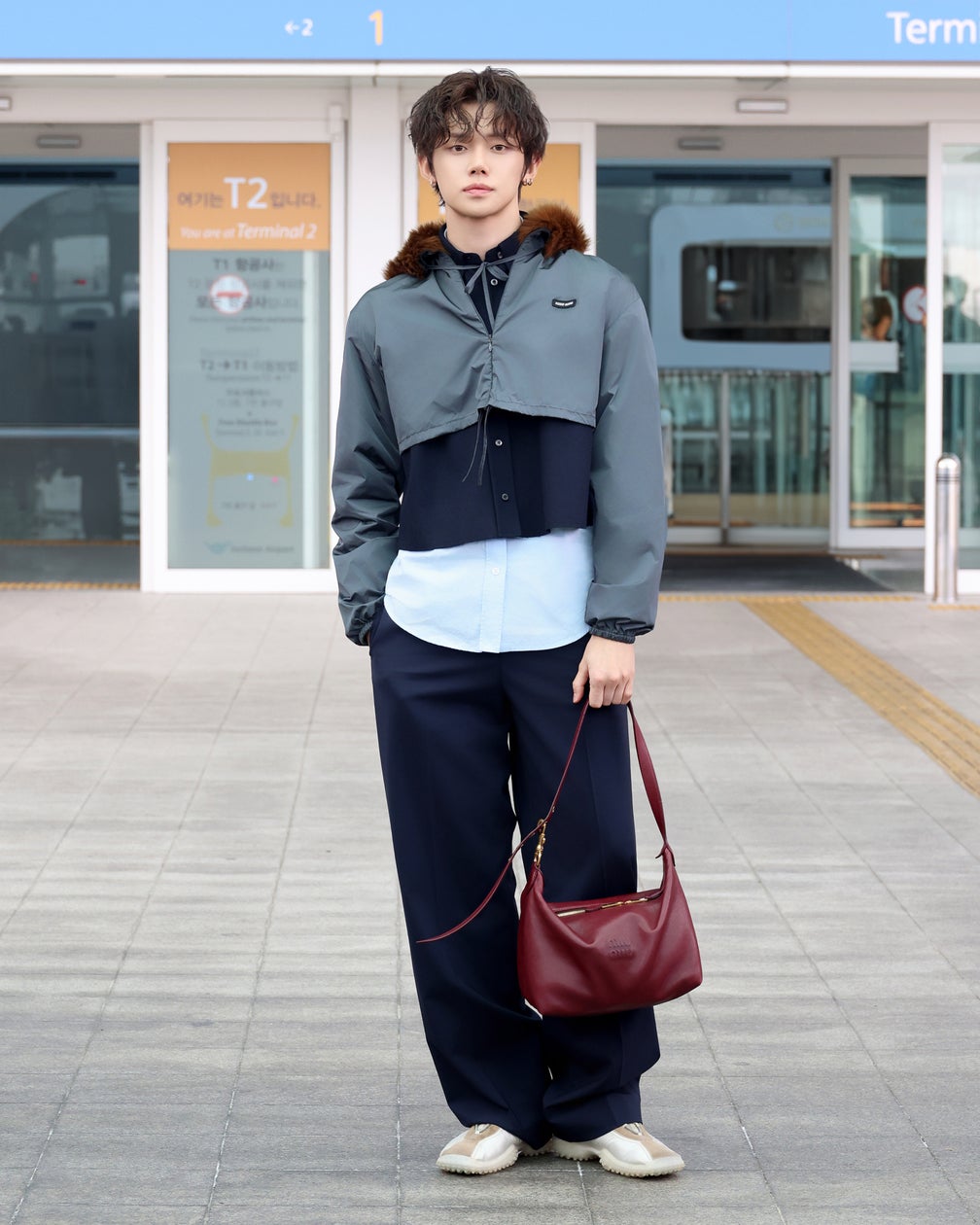 TOMORROW X TOGETHER Yeonjun、ミュウミュウのフルルックでパリファッションウィークへ 2027年春夏ショー出席